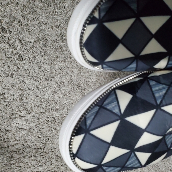 HAYDEN Botkier Geometric Sneaker Slides - Picture 9 of 11